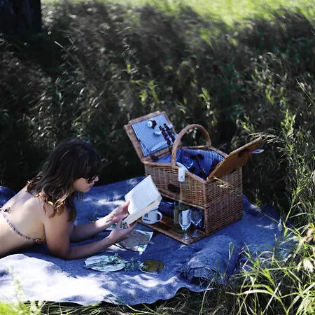 Nyaraló Rest Place Mszczonów